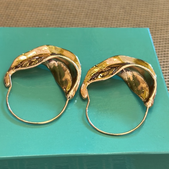Gorgeous Gold Hoop Earrings Fortune Cookie Design - Picture 8 of 9